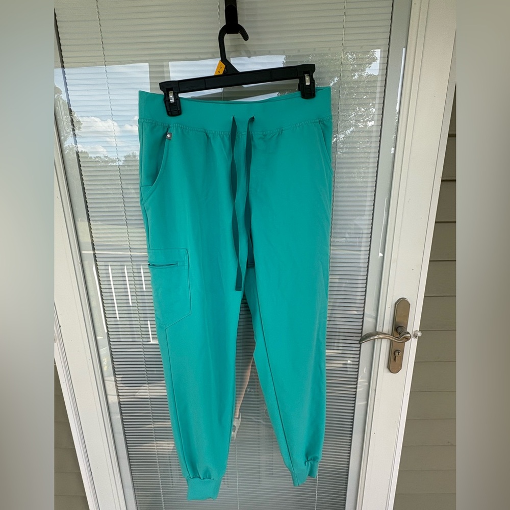Aqua/Oasis women's fig joggers.